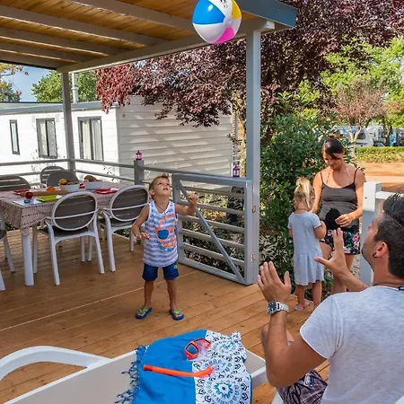 Parque de vacaciones Mobile Homes Bijela Uvala Vacanceselect