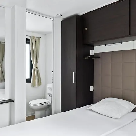 Parque de vacaciones Mobile Homes Bijela Uvala Vacanceselect 4*