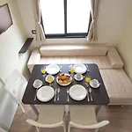 منتزه العطل Mobile Homes Bijela Uvala Vacanceselect 4*