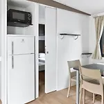 Mobile Homes Bijela Uvala Vacanceselect منتزه العطل 4*