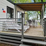 Mobile Homes Bijela Uvala Vacanceselect بوريتش