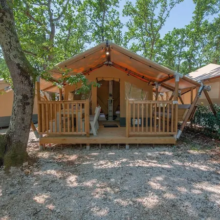 Mobile Homes Bijela Uvala Vacanceselect منتزه العطل بوريتش