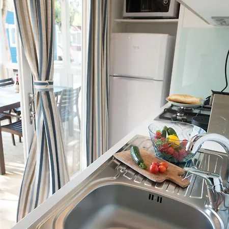 Mobile Homes Bijela Uvala Vacanceselect 4*