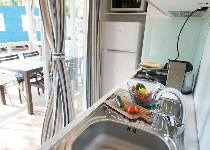 Mobile Homes Bijela Uvala Vacanceselect 4*